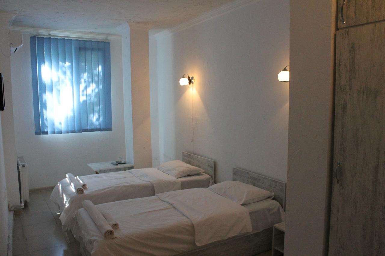 באטומי Hotel Lim מראה חיצוני תמונה