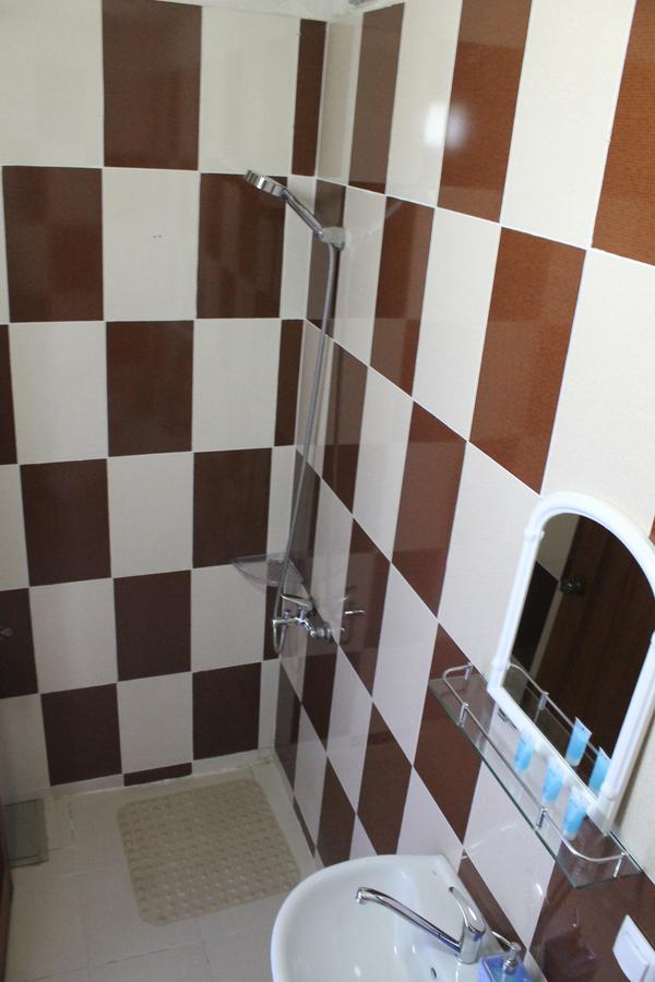 באטומי Hotel Lim מראה חיצוני תמונה