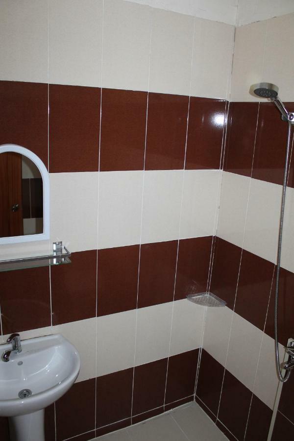 באטומי Hotel Lim מראה חיצוני תמונה