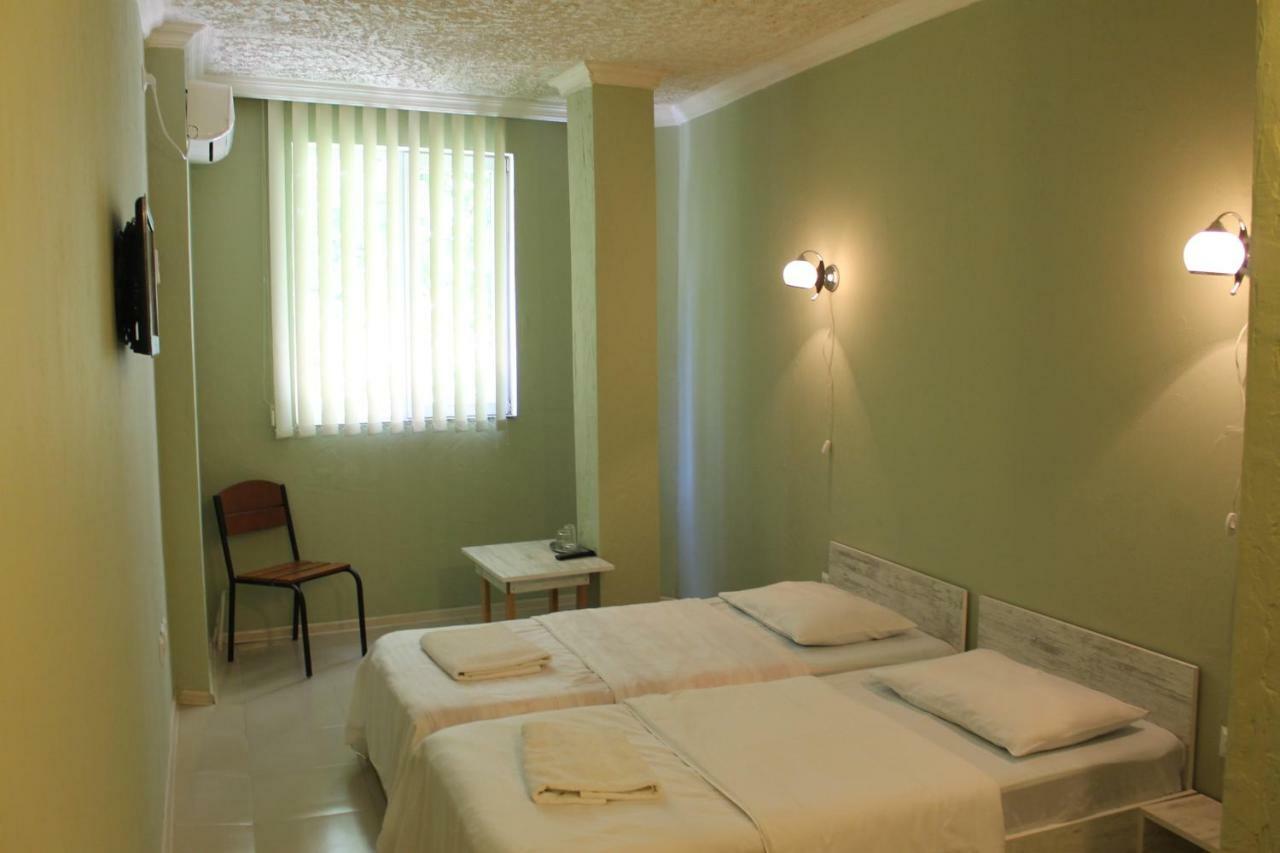 באטומי Hotel Lim מראה חיצוני תמונה